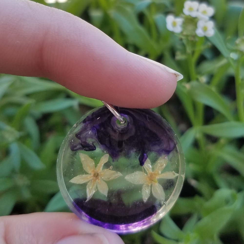 Real Flowers Necklace- Purple Swirl - Picture 7 of 7